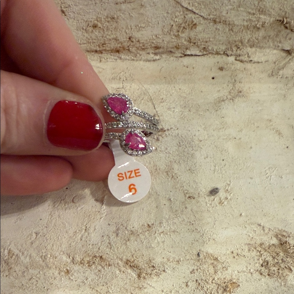Size 6 Bomb Party Ring- no bag